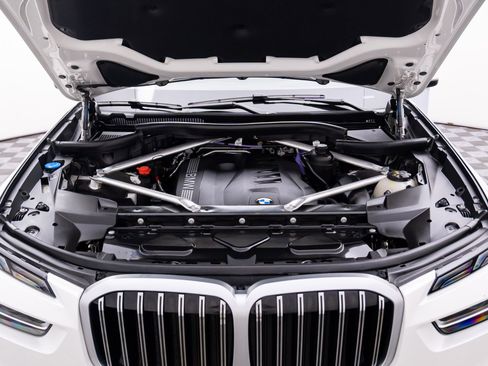 Certified 2024 BMW X7 xDrive40i w/ Climate Comfort Package image 28