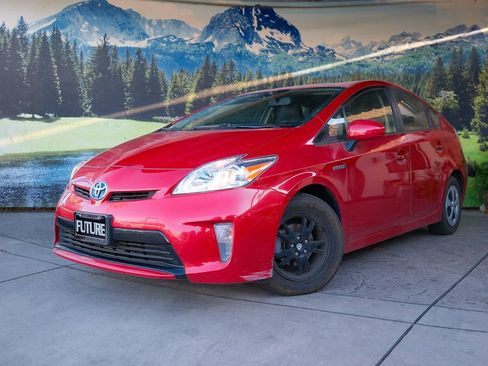 Used 2012 Toyota Prius Four image 1