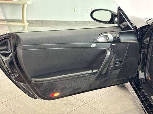 Used 2006 Porsche 911 Carrera RWD image 4