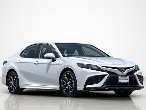 Used 2023 Toyota Camry SE w/ Convenience Package FWD image 7