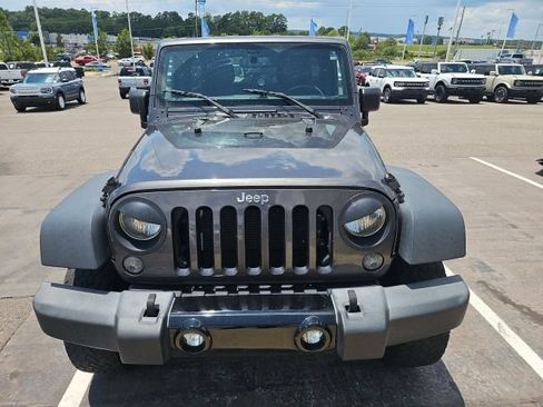 Used 2018 Jeep Wrangler Unlimited Sport S AWD/4WD image 2