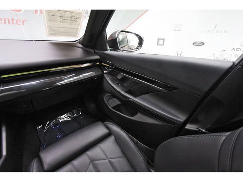 Used 2025 BMW 530i RWD image 8