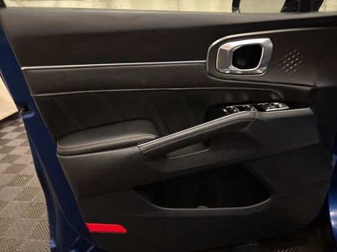 Certified 2023 Kia Sorento SX image 10