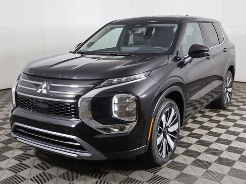 New 2026 Mitsubishi Outlander SE AWD/4WD image 12