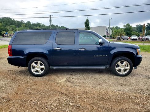 Used 2007 Chevrolet Suburban LTZ w/ LTZ Preferred Equipment Group image 6