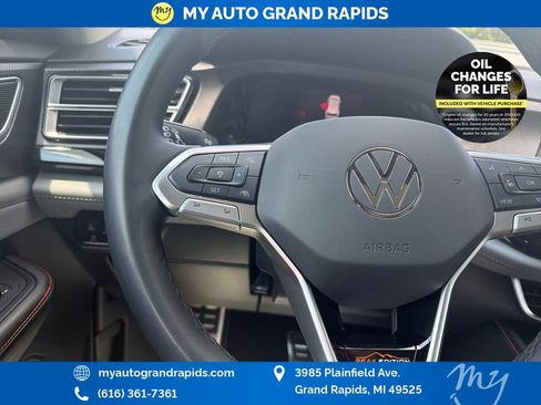 Used 2024 Volkswagen Atlas Peak Edition SEL AWD/4WD image 15