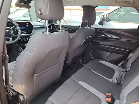 Used 2025 Chevrolet TrailBlazer LT AWD/4WD image 36