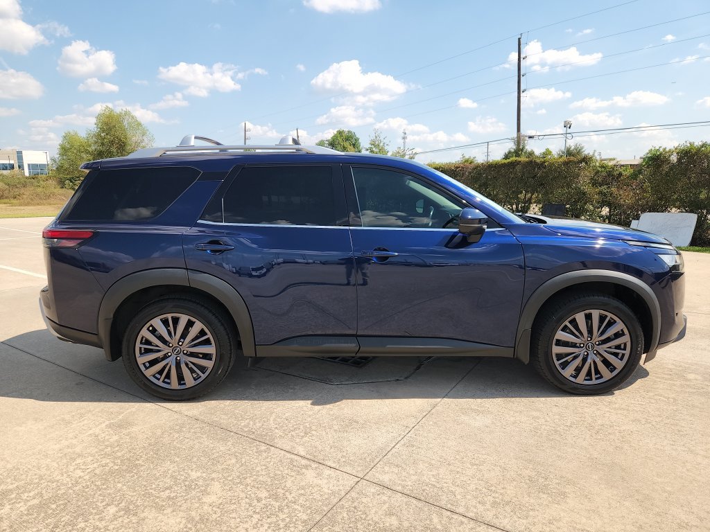 Used 2022 Nissan Pathfinder SL w/ SL Premium Package FWD image 4