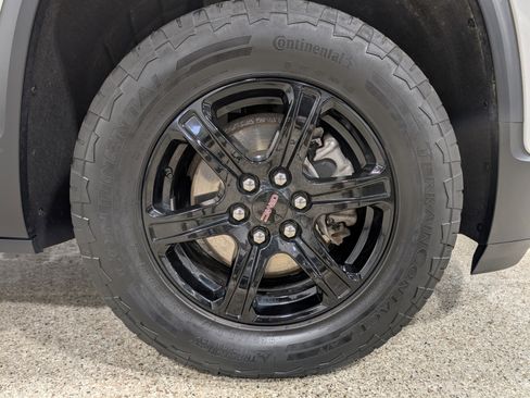 Used 2023 GMC Acadia AT4 w/ Technology Package image 12