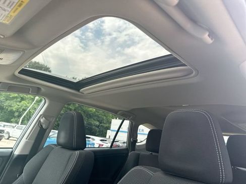 Used 2018 Toyota RAV4 XLE w/ Plus Extra Value Package AWD/4WD image 20