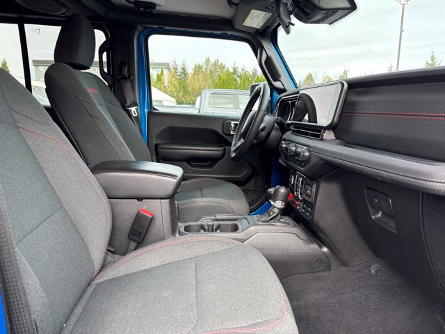 Used 2025 Jeep Wrangler Unlimited Rubicon AWD/4WD image 15
