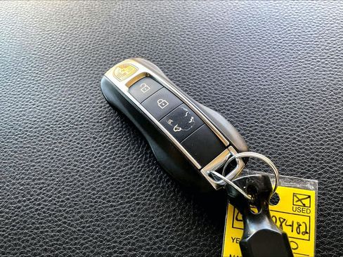 Used 2020 Porsche Cayenne S image 14