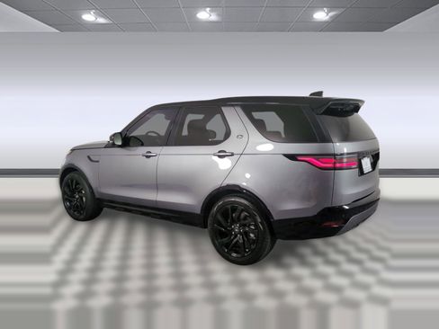 Certified 2025 Land Rover Discovery Dynamic SE image 2
