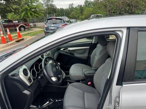 Used 2009 Toyota Matrix S FWD image 9