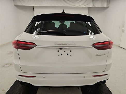 Used 2023 Maserati Grecale Modena AWD/4WD image 5