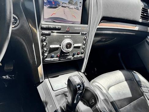 Used 2016 Ford Explorer Platinum AWD/4WD image 16