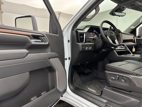 New 2026 GMC Sierra 3500 Denali w/ Denali Reserve Package AWD/4WD image 20