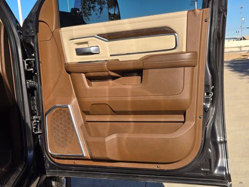 Used 2022 RAM 2500 Laramie image 32