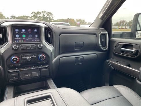 Used 2022 Chevrolet Silverado 2500 LTZ w/ LTZ Plus Package image 27