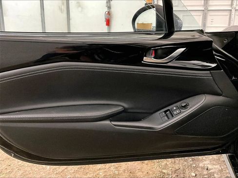 Used 2023 MAZDA MX-5 Miata Grand Touring RWD image 22