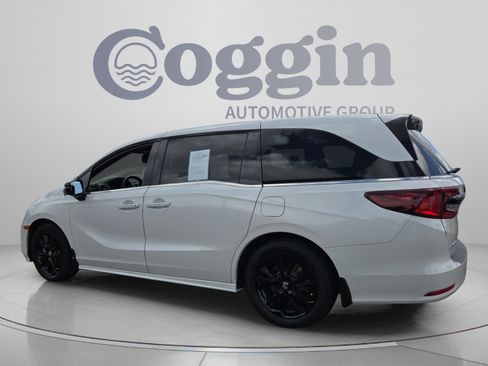 Used 2024 Honda Odyssey Sport image 3