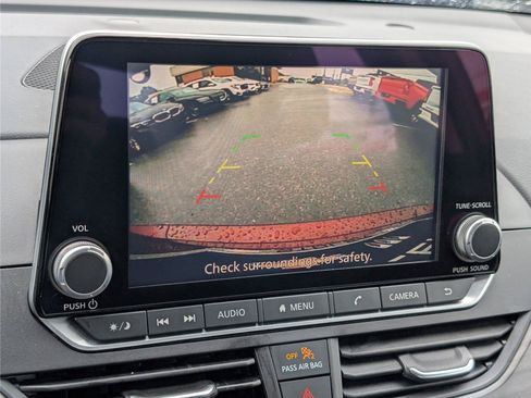 Used 2025 Nissan Altima 2.5 SV FWD image 25