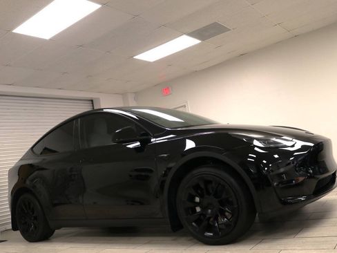 Used 2023 Tesla Model Y Long Range AWD/4WD image 9