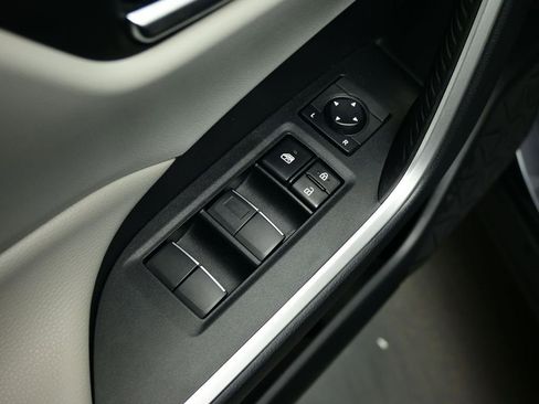 Used 2020 Toyota RAV4 XLE Premium image 18