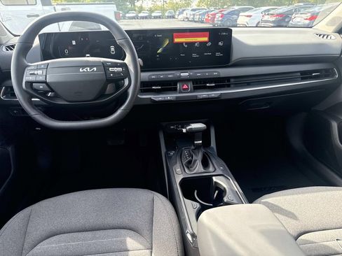 New 2025 Kia K4 EX image 6