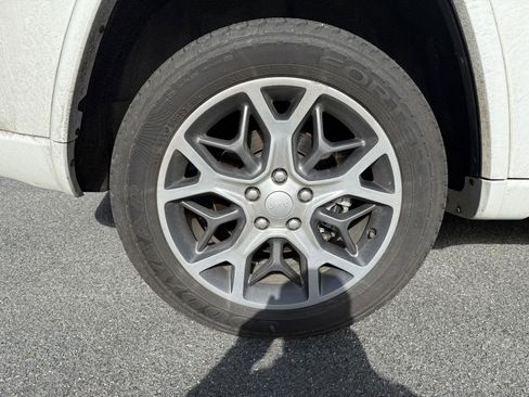 Certified 2021 Jeep Grand Cherokee Overland image 6