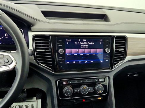 Used 2021 Volkswagen Atlas SEL Premium AWD/4WD image 18