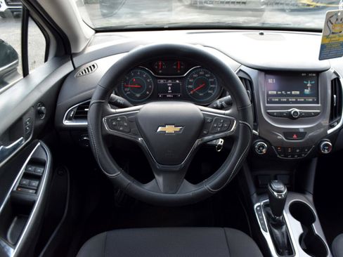 Used 2017 Chevrolet Cruze LT image 13