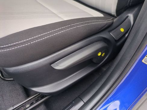 Used 2025 Hyundai Venue SEL FWD image 14