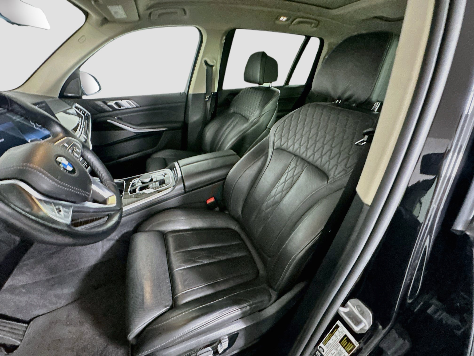Used 2025 BMW X7 xDrive40i AWD/4WD image 13