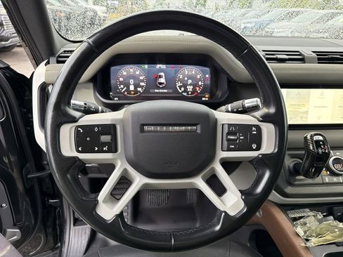 Used 2021 Land Rover Defender 110 X-Dynamic SE AWD/4WD image 21