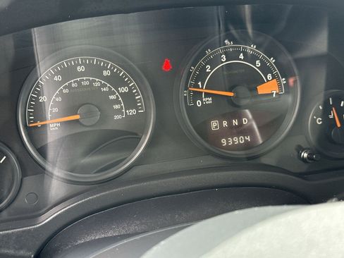 Used 2014 Jeep Patriot Latitude w/ Sun/Sound Group AWD/4WD image 25