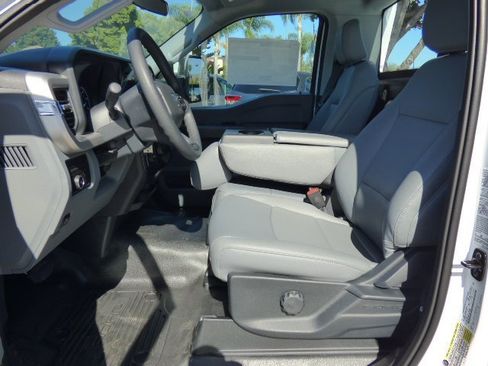 New 2026 Ford F250 XL w/ XL Chrome Package image 22