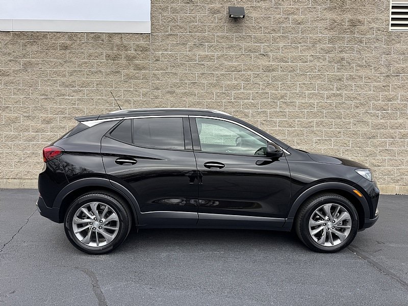 Used 2023 Buick Encore GX Essence w/ Experience Buick Package FWD image 2