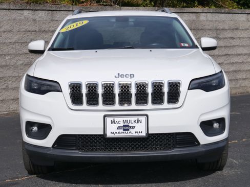 Used 2019 Jeep Cherokee Latitude Plus w/ Cold Weather Group image 2