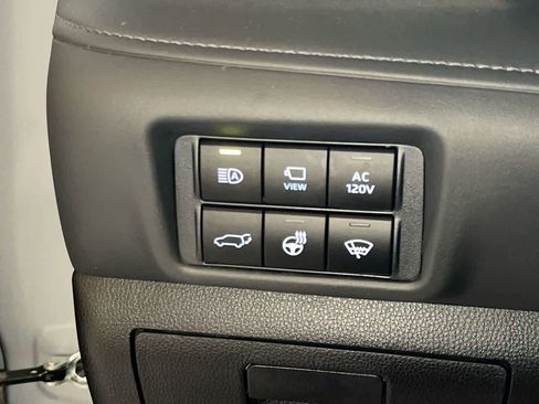 Used 2021 Toyota Highlander Platinum AWD/4WD image 30