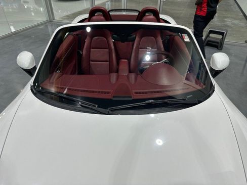Used 2017 Porsche 718 Boxster RWD image 16