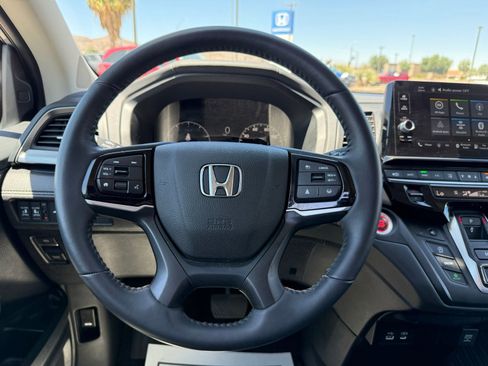 Certified 2025 Honda Odyssey EX-L image 17