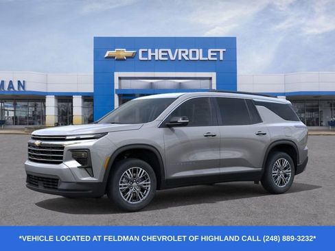 New 2026 Chevrolet Traverse LT image 2