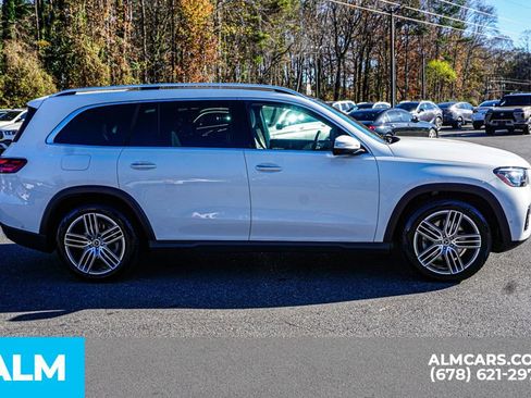 Used 2025 Mercedes-Benz GLS 450 4MATIC image 9