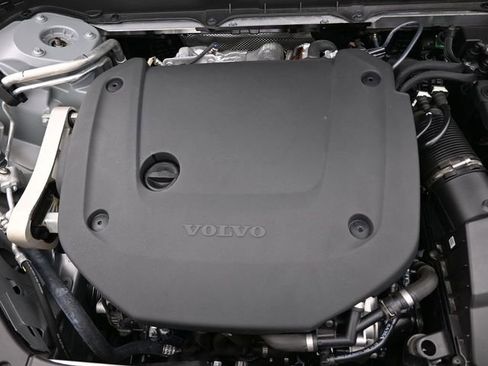 Used 2025 Volvo XC90 B6 Plus image 36