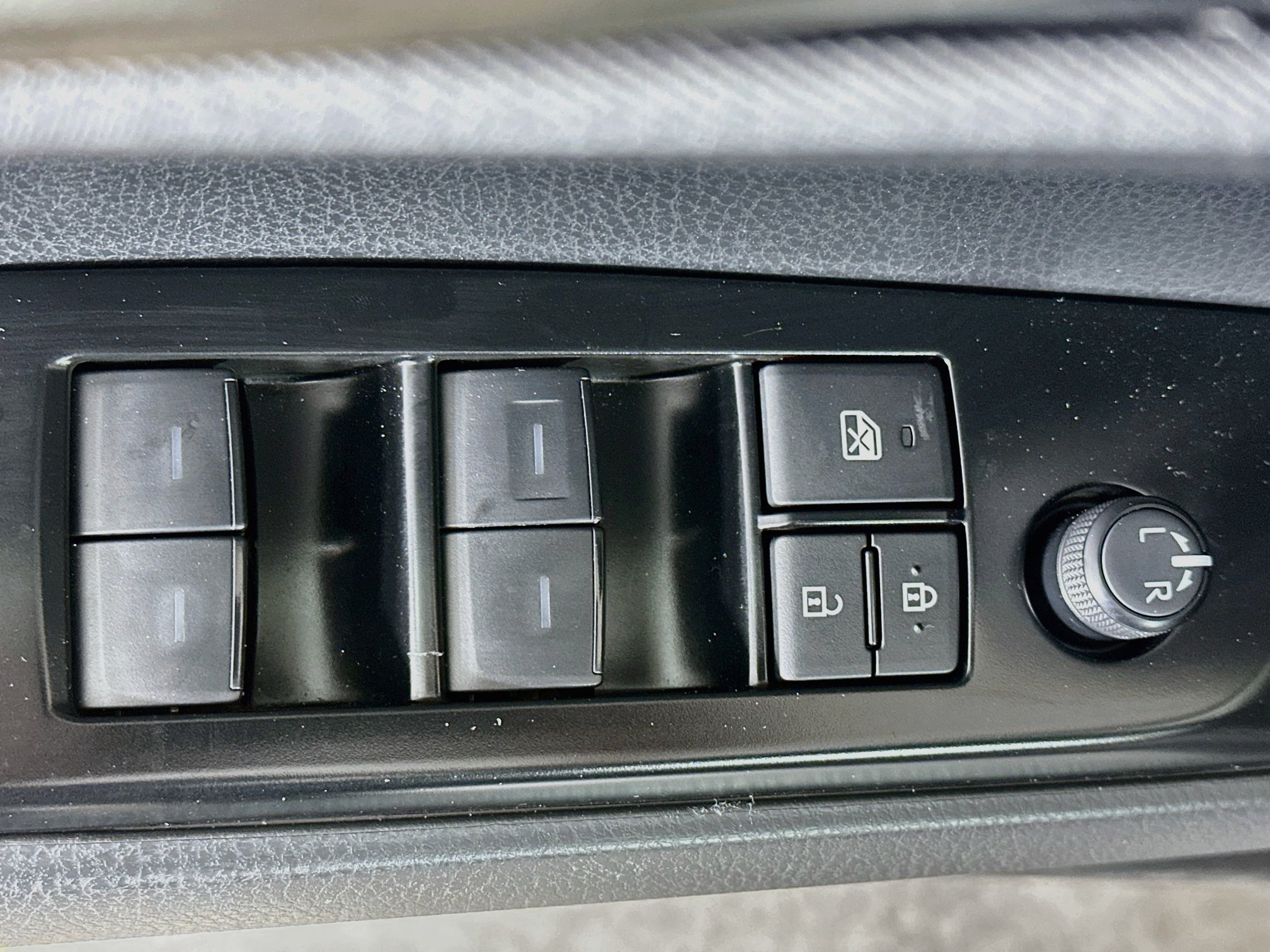 Used 2025 Toyota Camry LE FWD image 15