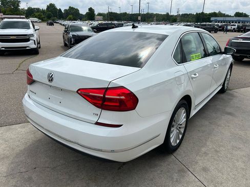 Used 2016 Volkswagen Passat 1.8T SE FWD image 5