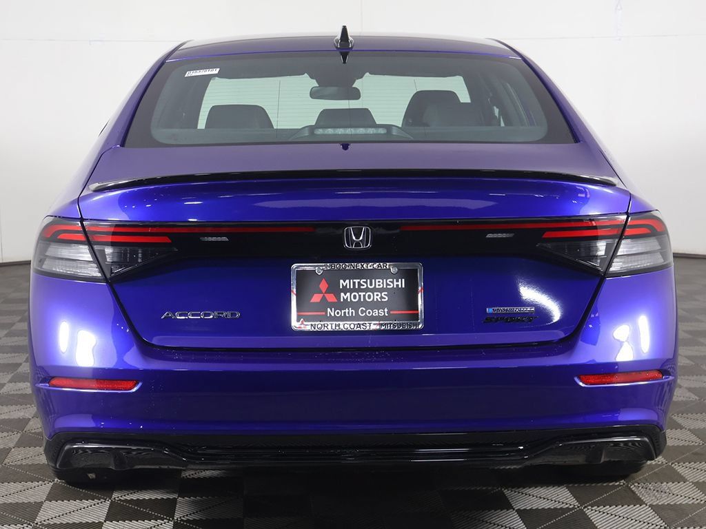 Used 2023 Honda Accord Sport image 11