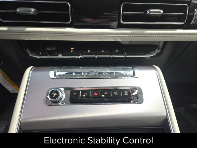 New 2026 Lincoln Aviator AWD image 25