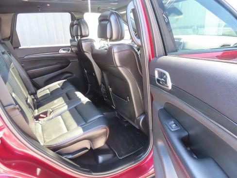 Used 2018 Jeep Grand Cherokee Trailhawk w/ Trailhawk Luxury Group AWD/4WD image 31